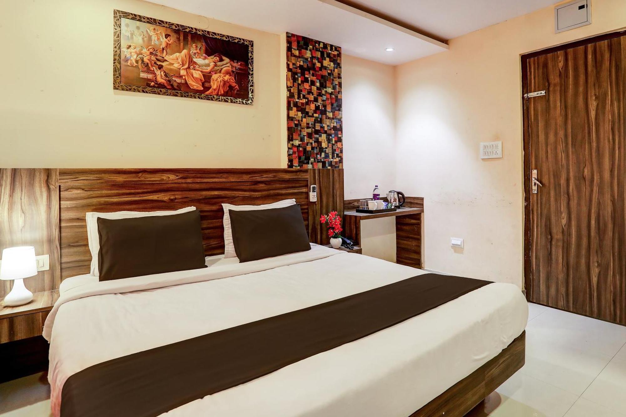 Super Hotel O Vaishnavi Inn Hyderabad Esterno foto