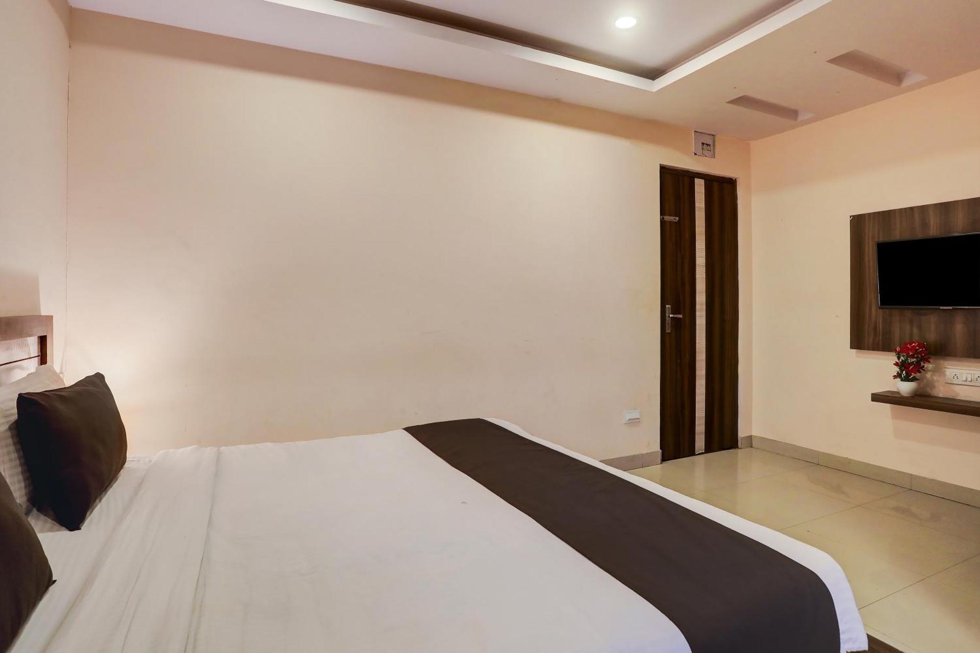 Super Hotel O Vaishnavi Inn Hyderabad Esterno foto