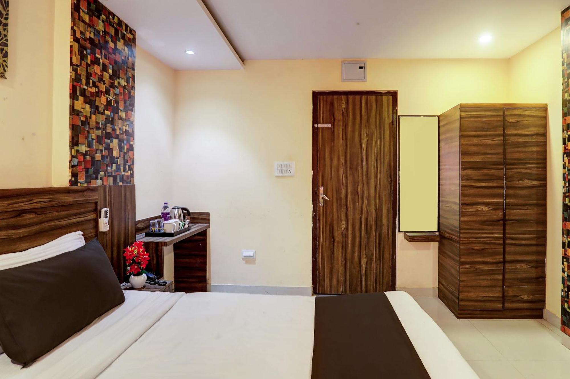 Super Hotel O Vaishnavi Inn Hyderabad Esterno foto