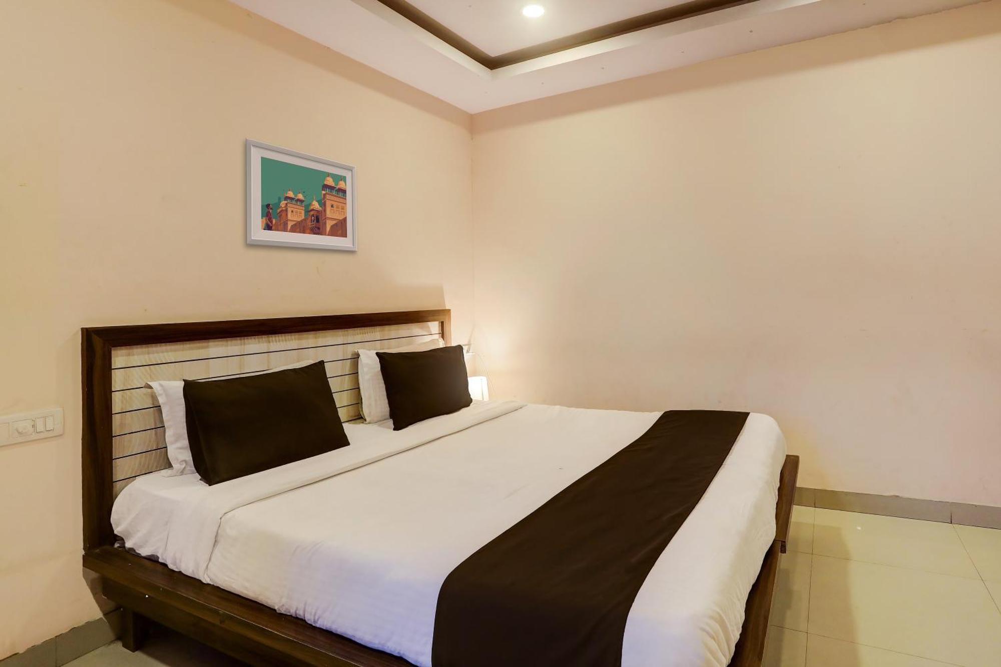 Super Hotel O Vaishnavi Inn Hyderabad Esterno foto
