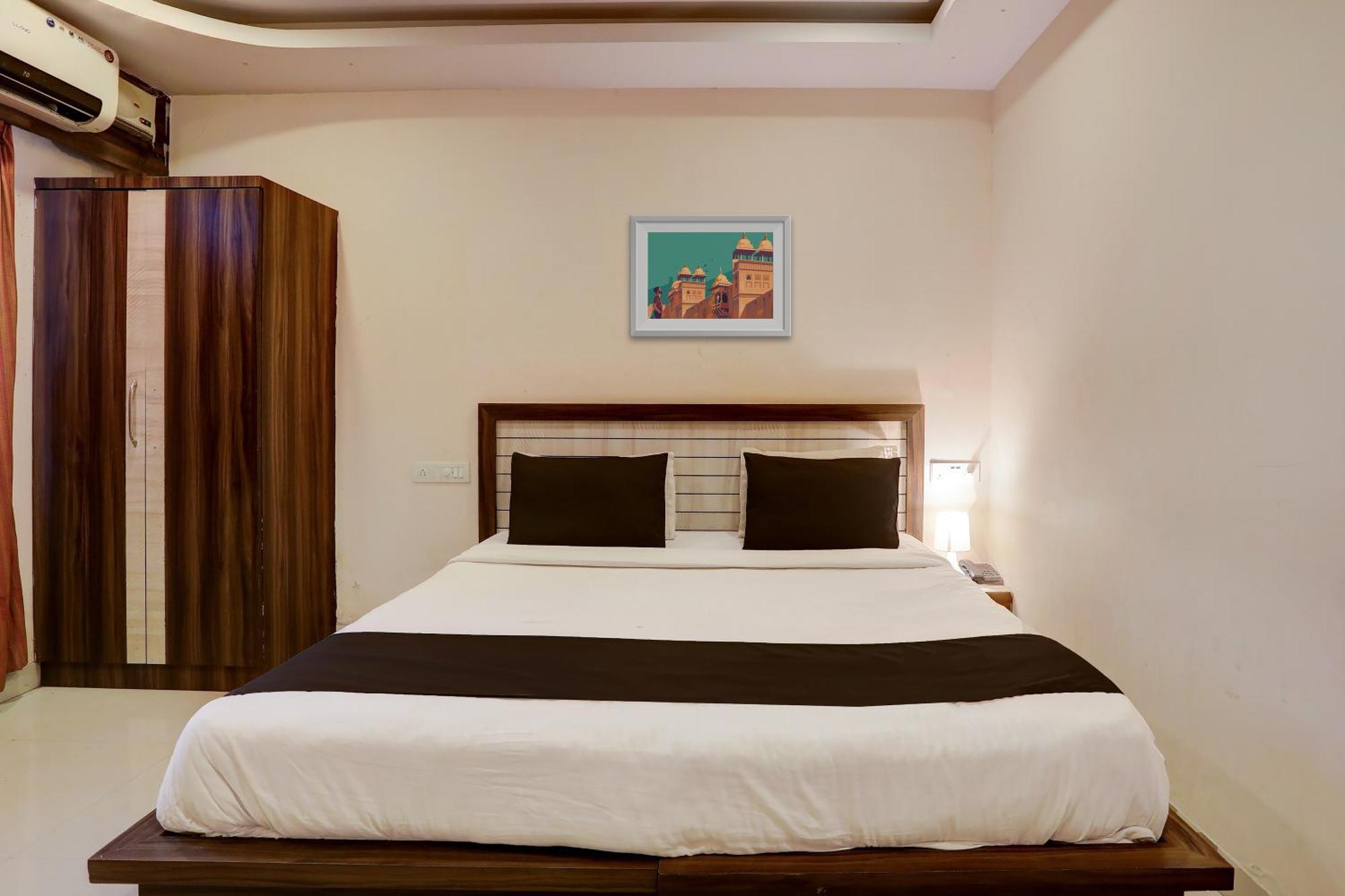 Super Hotel O Vaishnavi Inn Hyderabad Esterno foto