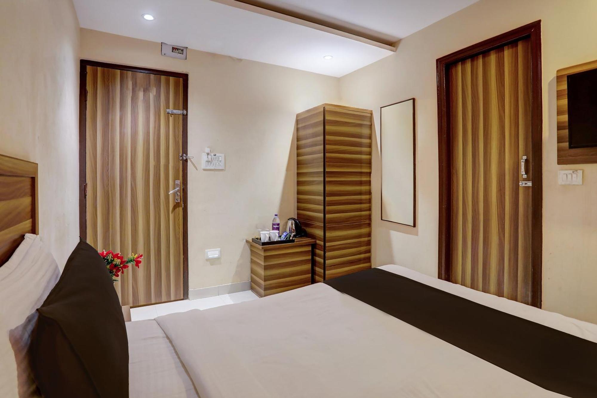 Super Hotel O Vaishnavi Inn Hyderabad Esterno foto